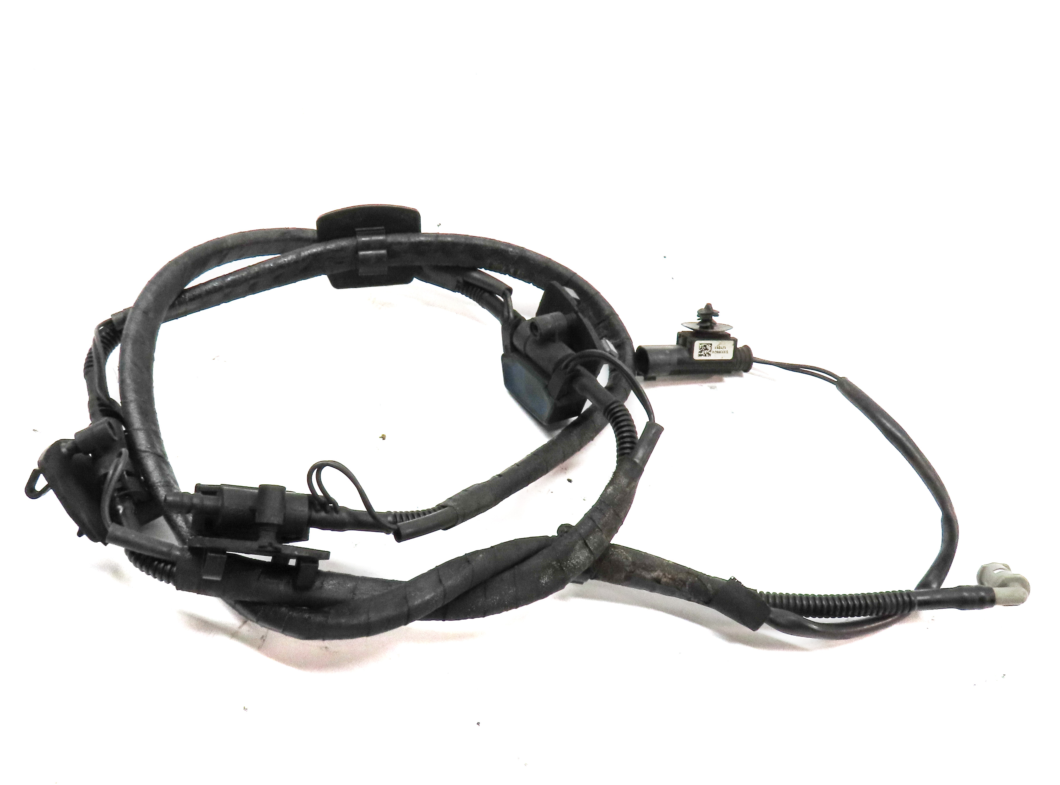 2012 BMW X3 (F25) FRONT WINDSHIELD WIPER SQUIRTER NOZZLE SET 2 w/ LINES — exact item pictured